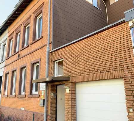 Teilsaniertes Mehrfamilienhaus mit 3 Wohnungen, bereits Teileigentum gebildet