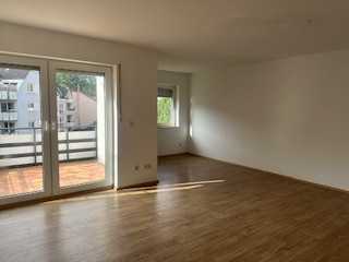 Machen Sie es sich gemütlich! ca. 76 m², 2 Zimmer mit Balkon, Dusche und Wanne , GWC