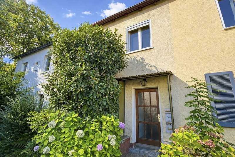 METZ IMMOBILIEN - Sanierungshaus auf einem attraktiven Erbpachtgrundstück!