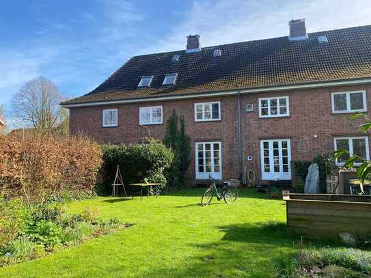 Charmantes Reihenmittelhaus mit Charakter und großem Garten zentral gelegen