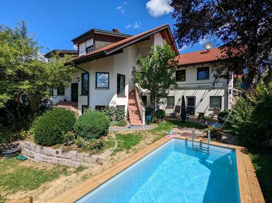 1-A Lage-Diskret eingebettet-Landhausvilla inkl. Büro, 329 m², Mittelbiberach Hanglage am Rotbachtal