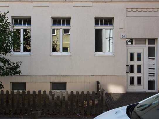 Großzügige Einraumwohnung mit Balkon