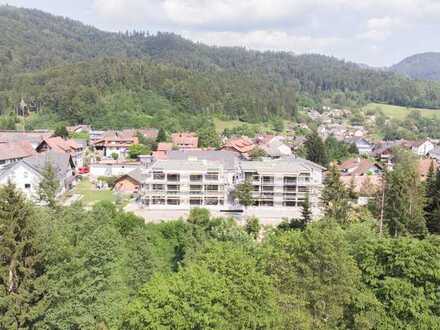 ERSTBEZUG! Helle 3,5-Zimmer-Wohnung mit Aufzug und toller Aussicht ins Grüne