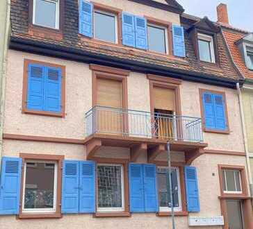 Top renovierte Wohnung mit Balkon