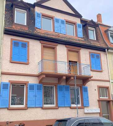 Top renovierte Wohnung mit Balkon