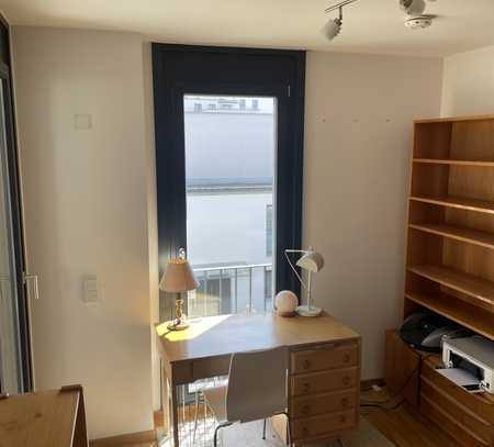 Etage in Maisonette Wohnung: 2 Zimmer mit eignem Bad