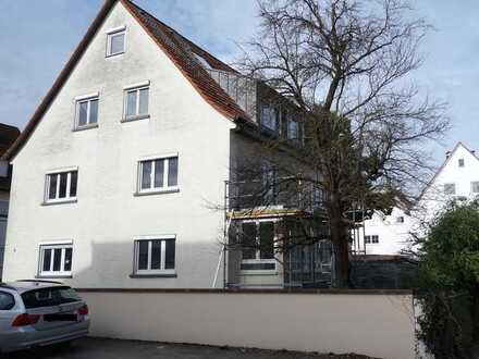 Schöne drei Zimmer Dachgeschoß Wohnung in Neu-Ulm