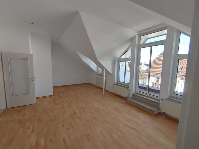 befristet auf 2 Jahre: 3 Zi. DG-Atelier Wohnung in Obermenzing