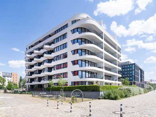 The White-einzigartiges Penthouse mit großer Südterrasse direkt an der Spree nahe East Side Gallery!