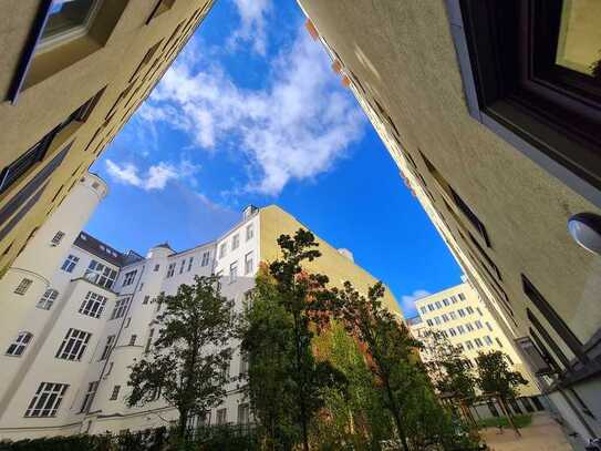 Traumwohnung nah am Olivaer Platz*mitten in der City West*Parkett*Lift*Top Zustand*neues Bad*