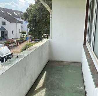 Helle Mietwohnung mit Balkon
