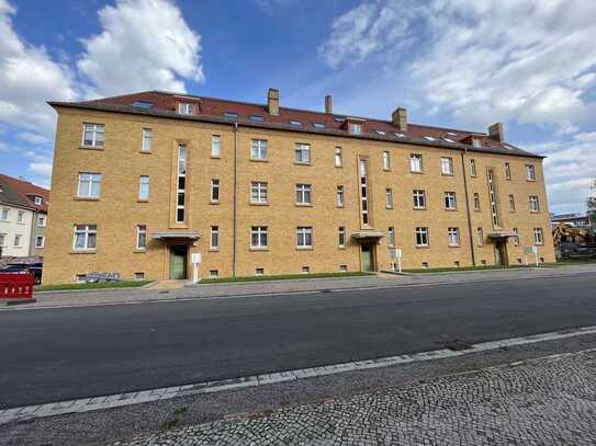 *** NEU im Delitzscher Zentrum - 2,5-Zimmer-Dachgeschosswohnung mit Tageslichtbad und Loggia***