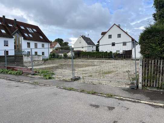 Zentral gelegenes Grundstück in Friedberg-West mit genehmigtem Bauplan zu verkaufen