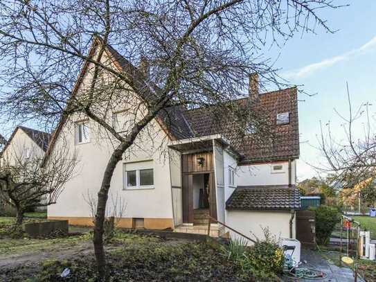 Sanierungsbedürftiges Reihenendhaus mit großem Garten in Nürnberg/ Reichelsdorf