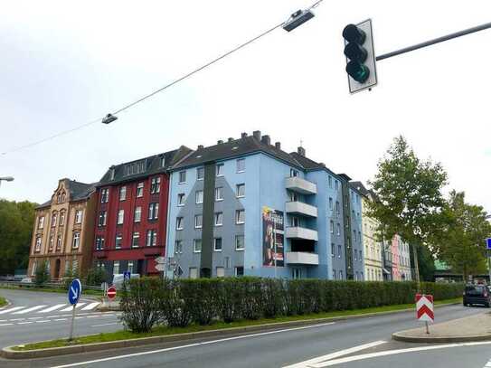 Frisch renoviert! 3,5 Zimmer + Balkon über den Dächern von Bochum! Direkt an der U35