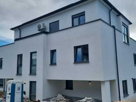Vermiete energieeffiziente 3-Raum-Wohnung mit gehobener Innenausstattung mit Balkon in Breuberg