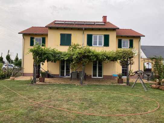 Einfamilienhaus im Grünen sucht nette Familie