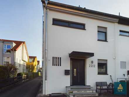 FAMILIENTRAUM - 5,5-Zimmer Reihenendhaus mit Keller, Carport und großer Terrasse in zentraler Lage