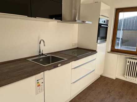 Schöne 4-Zimmer Wohnung mit neuer EBK & zwei Balkonen in attraktiver Lage