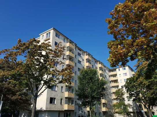Bezugsfrei - Charmante 2,5-Zimmer-Wohnung mit Balkon nahe Gesundbrunnen