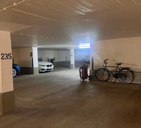 Tiefgaragenstellplatz (Einzelparker) zu vermieten