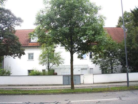 Stilvolle 2-Raum-Terrassenwohnung mit geh. Innenausstattung, EBK und Garten in München Hadern