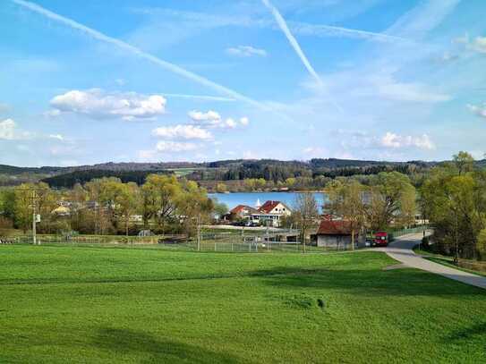 Vollmöblierte 3-Zi.-Ferienwohnung m. Terrasse u. Seeblick, max. 6 Mon.