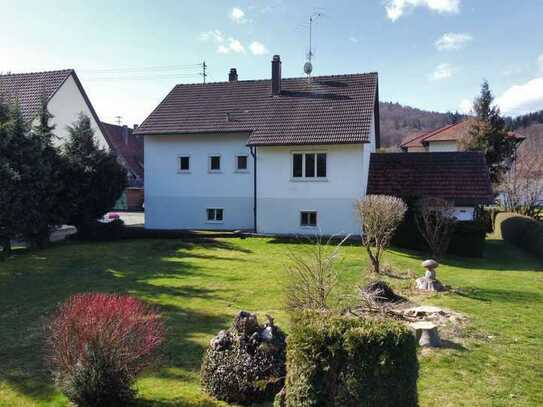 Tolles Einfamilienhaus mit großem Garten