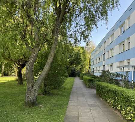 Lichtdurchflutete 3- Zimmer- Wohnung mit Balkon!