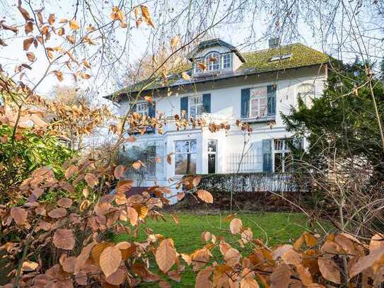 Vom Feinsten: Repräsentative Altbauwohnung mit großem Gemeinschaftsgarten