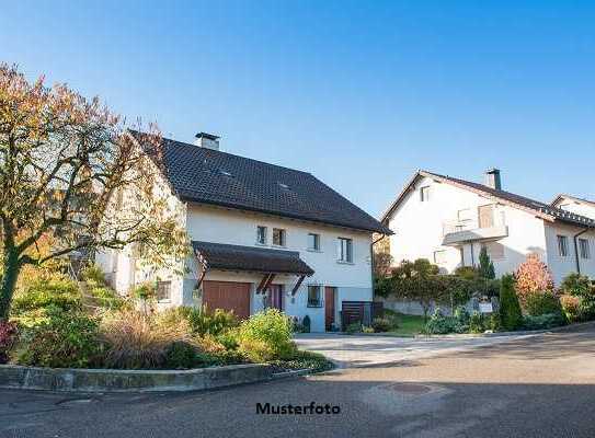 Einfamilienhaus, Dachterrasse und Doppelgarage