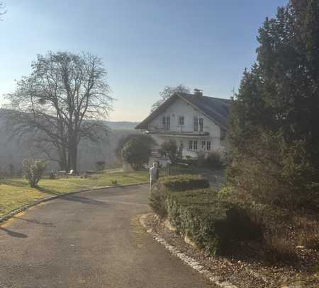 Wunderschöne Landhausvilla sucht eine Familie