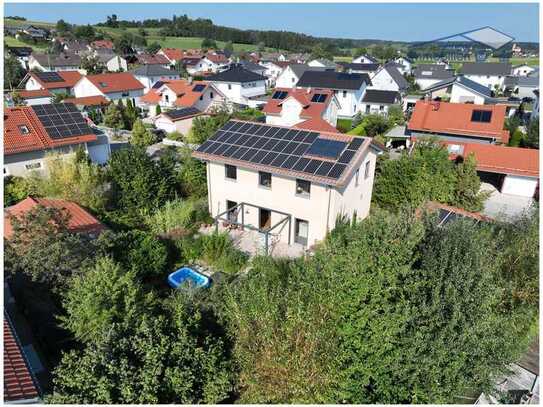 Nachhaltiges Traumhaus: Niedrigenergie-Einfamilienhaus mit moderner Wärmepumpe & romantischem Garten