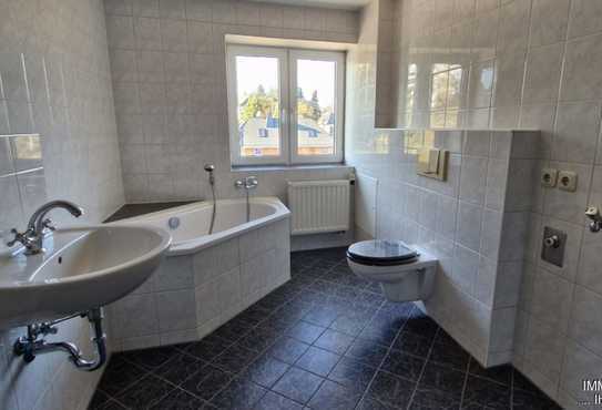 3-Raum-Wohnung in Stangengrün mit Garten & Garage und PKW-Stellplatz zu vermieten!