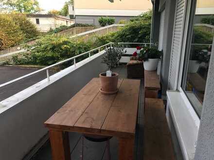 Erstbezug nach Sanierung mit Einbauküche und Balkon: attraktive 2-Zimmer-EG-Wohnung in Bonn
