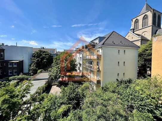 Zentrale Wohnung mit hohen Decken und einem ruhigen Balkon zum Innenhof!