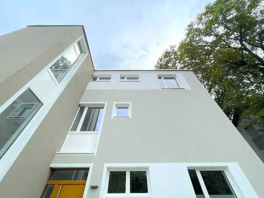 Erstbezug nach umfangreicher Sanierung - Moderne 5-Zimmerwohnung mit Balkon und Ankleidezimmer