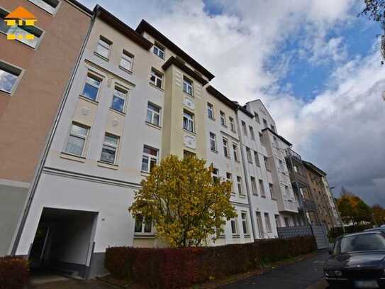 *Herrlicher Dachgeschoss/Maisonette inkl. Einbauküche, Gäste-WC & Stellplatz*