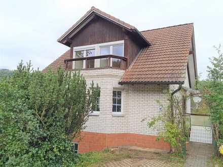 Freistehendes Einfamilienhaus mit Einliegerwohnung - Garten und Garage