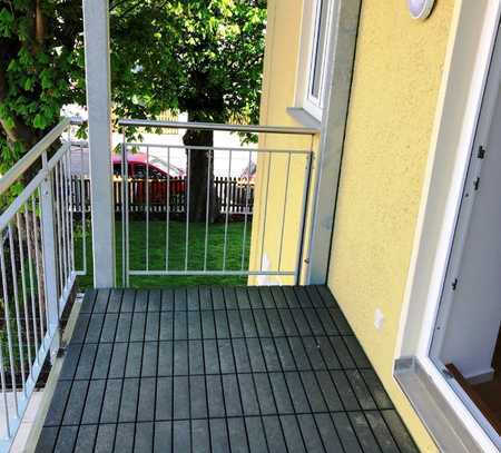 **GÖGGINGEN** Modern und liebevoll sanierte 3 ZKB- Wohnung mit West-Balkon in TOP Lage