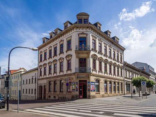 2 Balkone im 2. OG: großzügige Altbauwohnung in zentraler elbnaher Lage