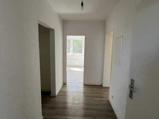 **Helle 4-Zimmer Wohnung mit Balkon und tollem Ausblick**