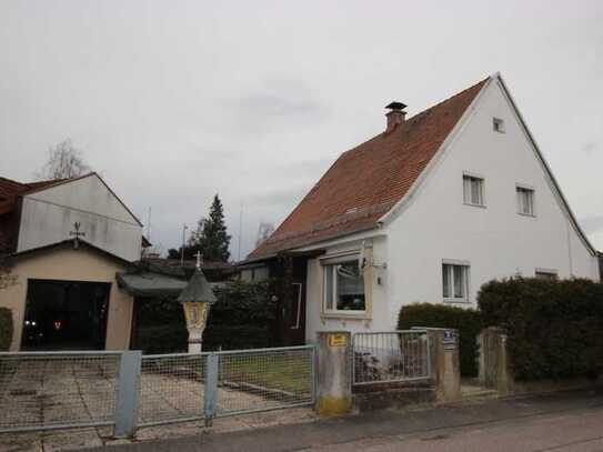 stark sanierungsbedürftiges Wohnhaus bzw. Abrissobjekt in zentraler Lage - 668