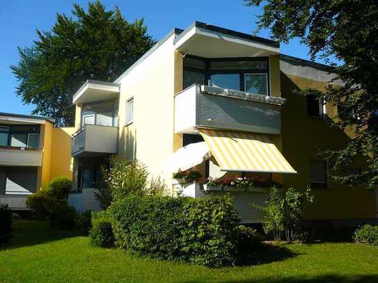 bezugsfreie Eigentumswohnung mit Sonnen-Balkon in Berlin - Buckow