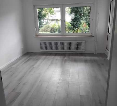 Komplett sanierte 2 Zimmer Wohnung mit Balkon in Gelsenkirchen zu vermieten!!!