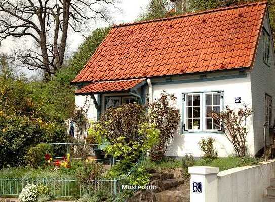 Einfamilienhaus nebst Laden und Garage