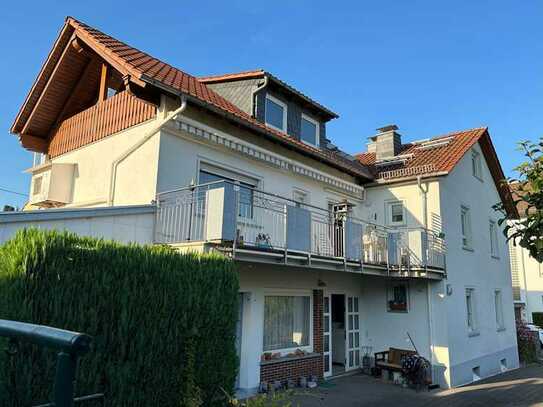 Frankfurt Nieder-Eschbach Mehrfamilienhaus bzw. Einfamilienhaus 768qm Grundstück Balkon Loggia