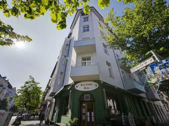 Solides Investment: Große 2-Zimmer-Wohnung mitten in KREUZBERG - Solide Vermietet - jetzt sichern