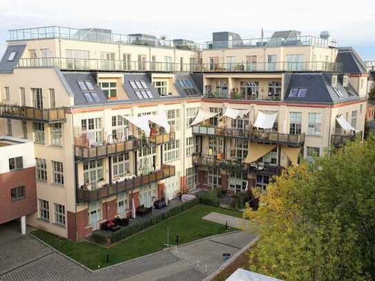 **4-Zimmer-Dachgeschoss // Loftwohnung auf 2 Etagen in Schleußig**