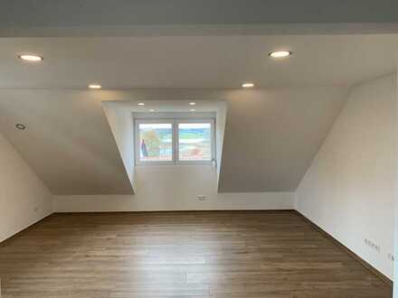 Exklusive, geräumige 4-Zimmer-DG-Wohnung mit Balkon in Bad Wurzach/Rohr